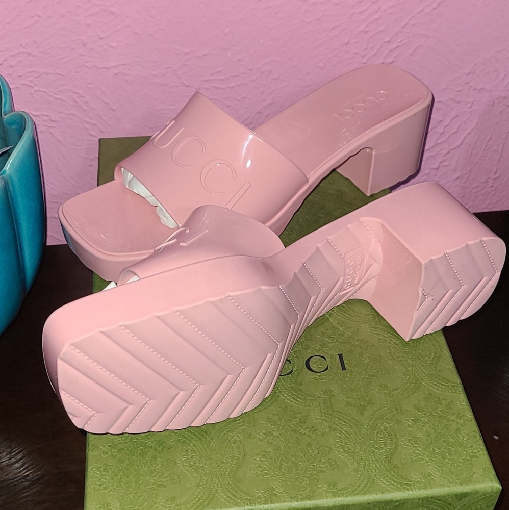 Gucci Rubber Slides - Picture 1 of 2
